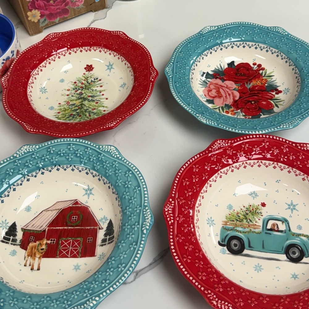 The Pioneer Woman Red and Blue Rimmed Bowl Set